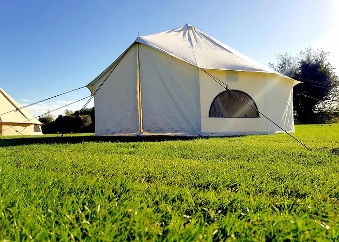 6 Guests - Bell Tent - Wood Stove - Views