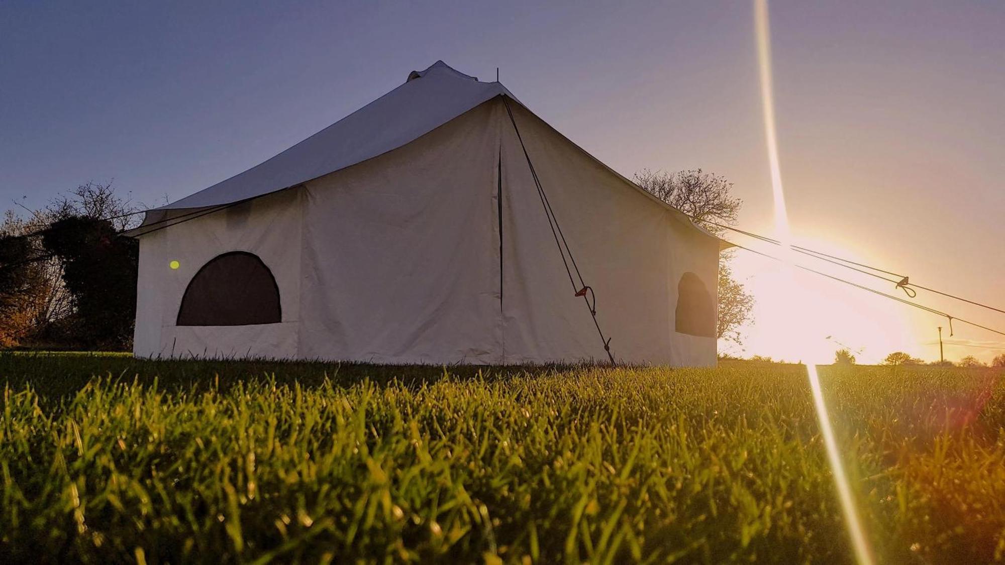 6 Guests - Bell Tent - Wood Stove - Views Liverton